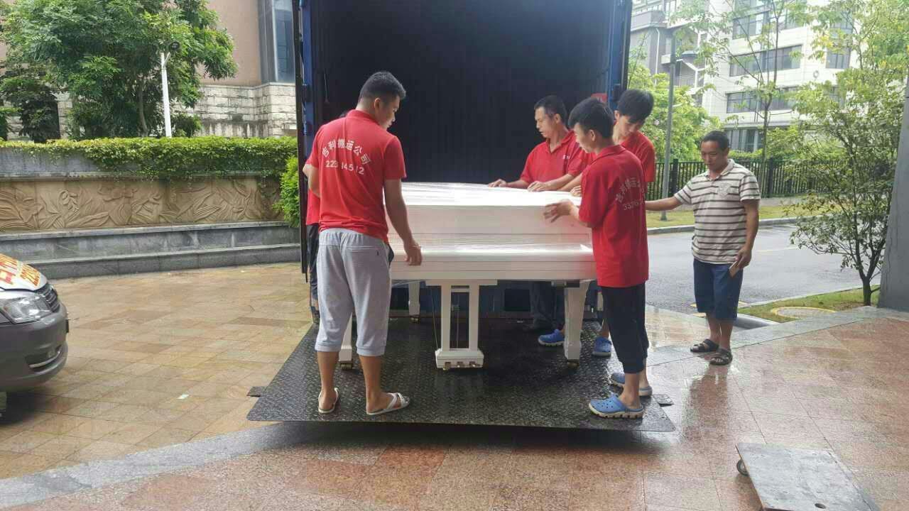 搬钢琴